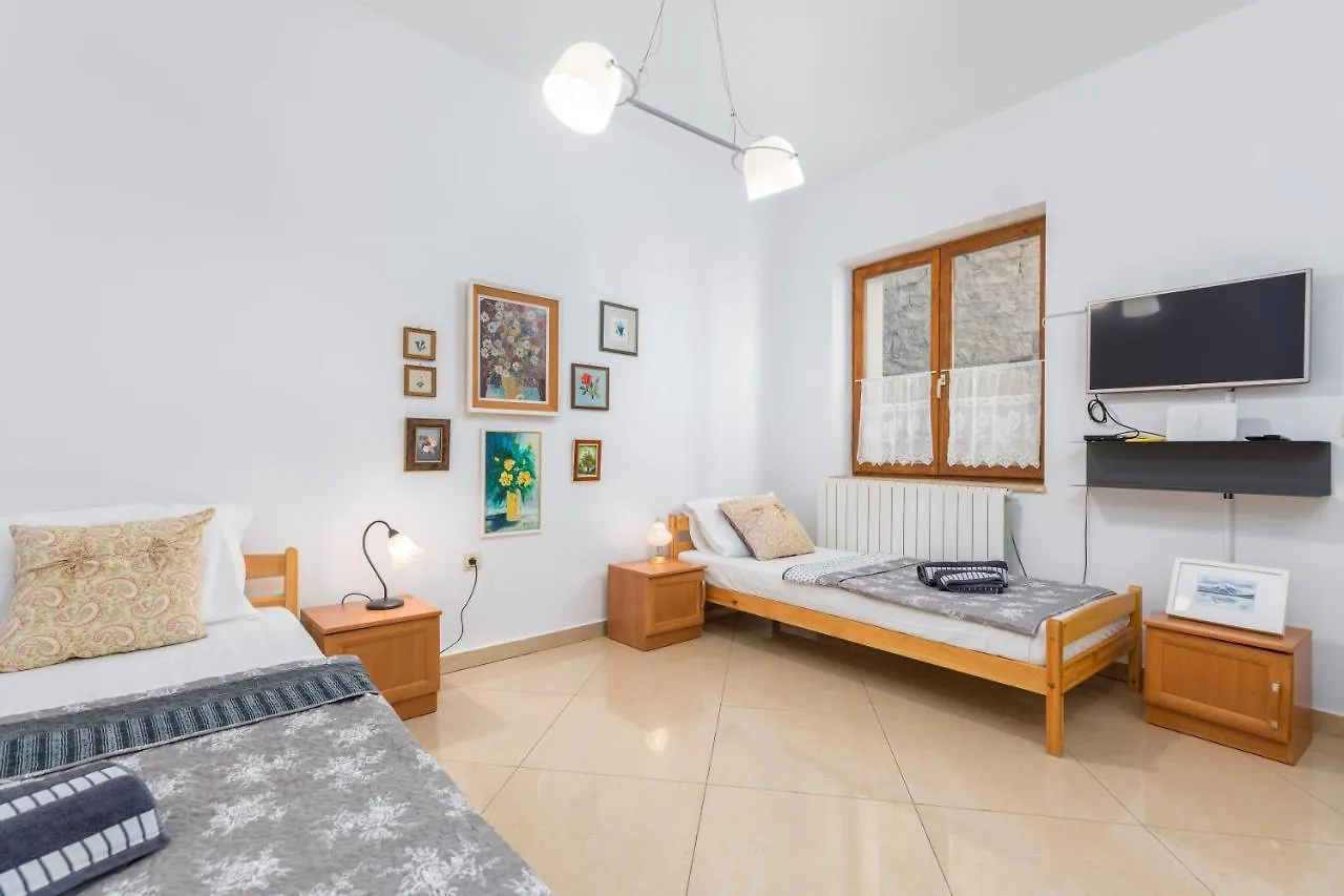 Apartment-Old Town-Dundo Pula Kroatien