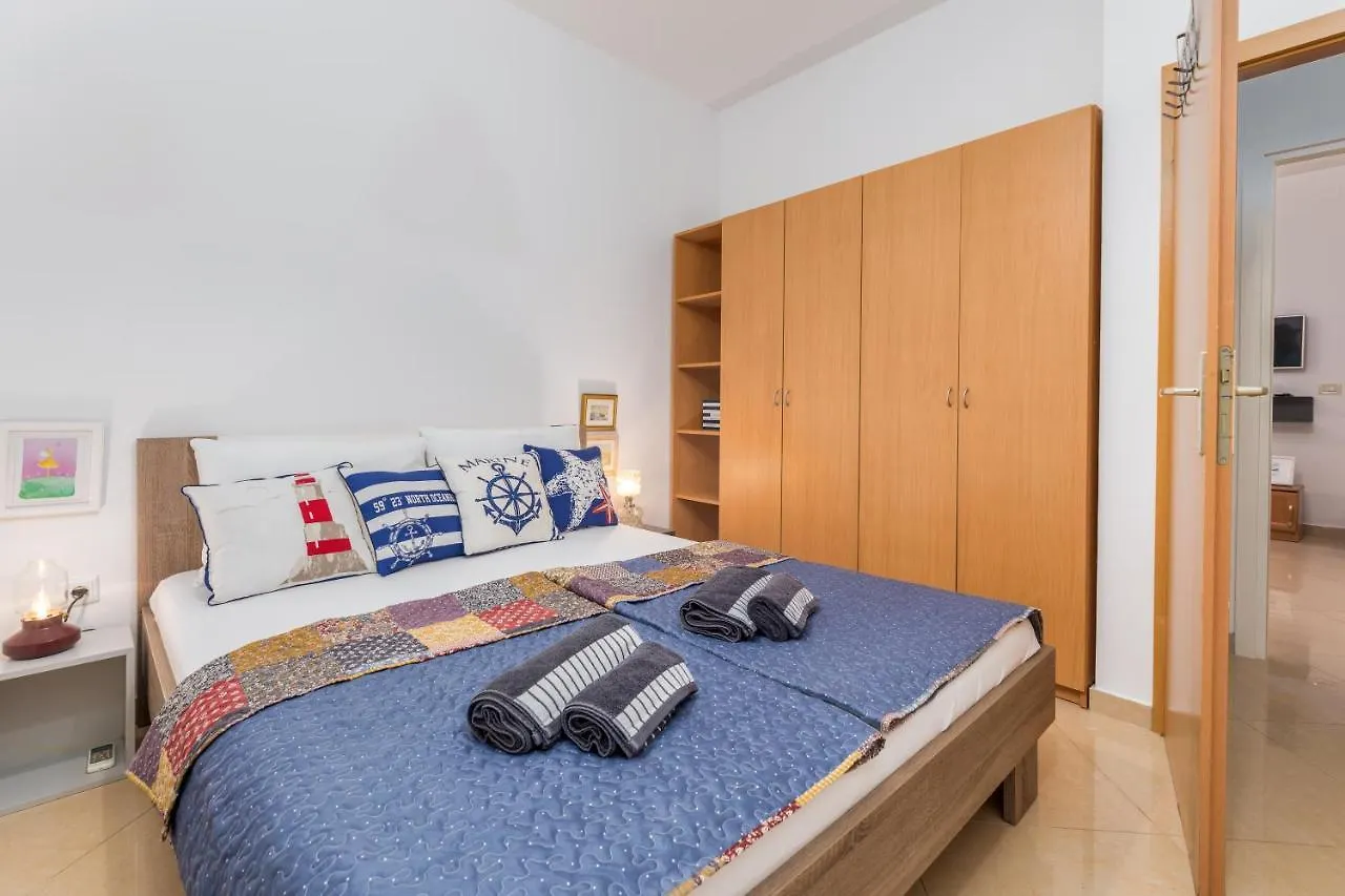 Apartment-Old Town-Dundo Pula 0*,  Kroatien
