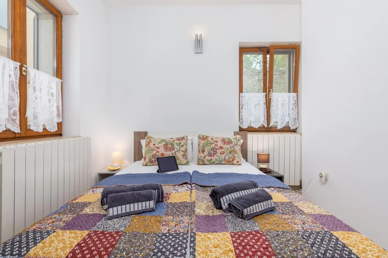 Apartment-Old Town-Dundo Pula Apartment