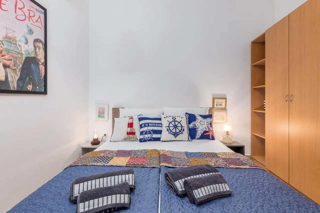 פולה Apartment-Old Town-Dundo