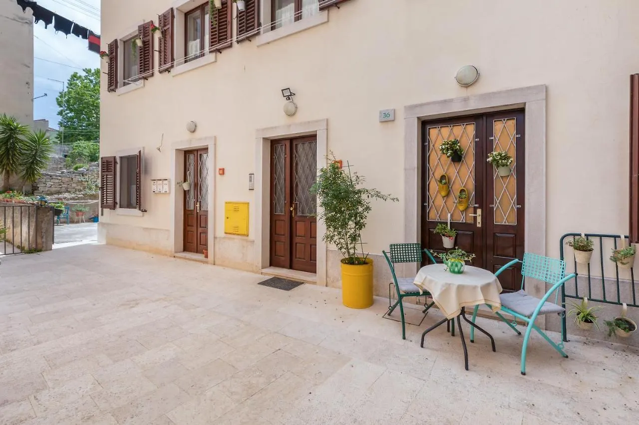 דירה פולה Apartment-Old Town-Dundo