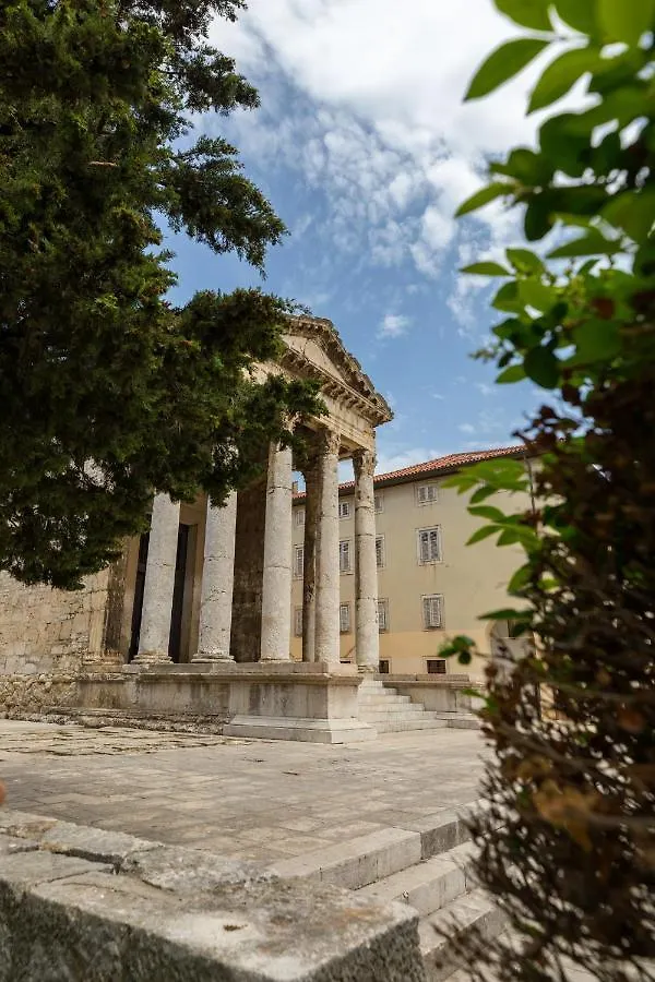 Apartment-Old Town-Dundo Pula
